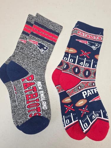 ST51 Mens NFL NEW ENGLAND PATRIOTS LOT of 2 Socks Medium 5-10 NEW
