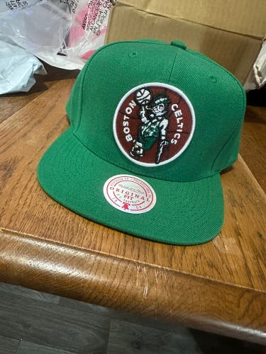 Green Adult Unisex Medium/Large Mitchell & Ness Hat (New)