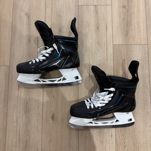 John Tavares CCM Vizion Hockey Skates Regular Width Pro Stock 10 (Used)