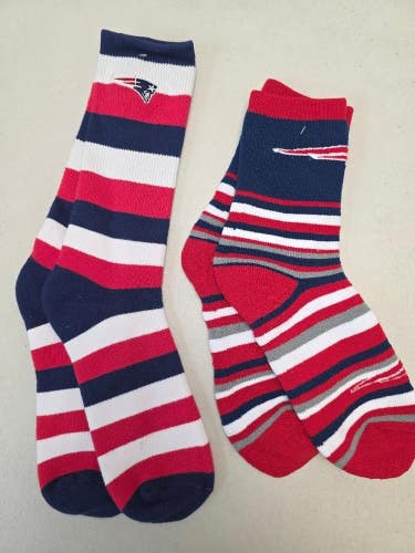 ST67 Mens NFL NEW ENGLAND PATRIOTS LOT of 2 Socks Large 8-13 NEW