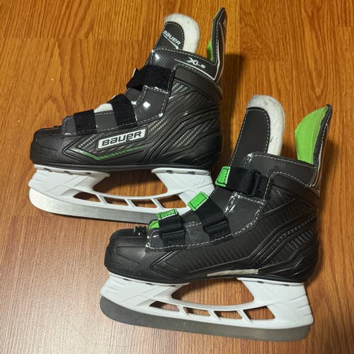 Bauer xls youth skates Y12 hockey ice skates
