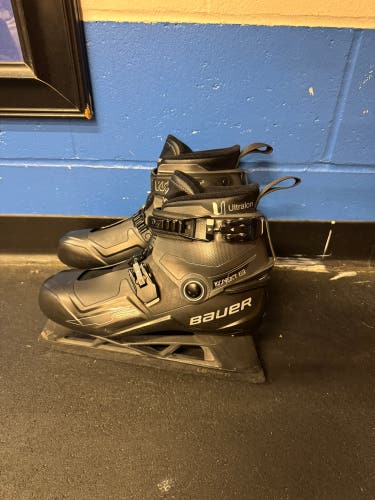 2024 Bauer Konekt 2 Hockey Goalie Skates Regular Width Pro Stock 10.5 (Used)