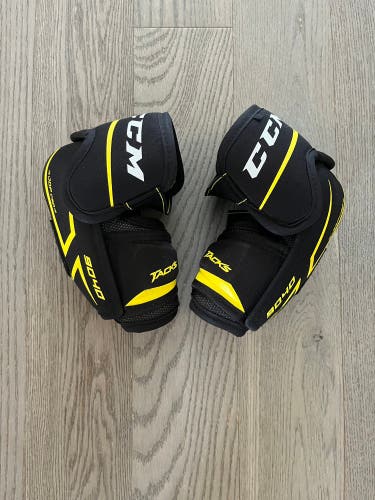 Senior Small CCM Tacks 9040 Elbow Pads (Used)