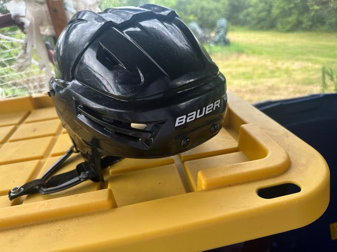 Large Bauer HH5000 Helmet (Used)
