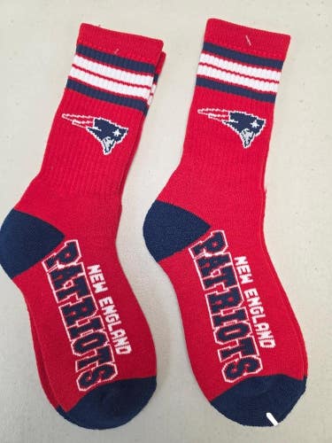 ST85 Mens NFL NEW ENGLAND PATRIOTS LOT of 2 Pair Socks Medium 5-10 NEW