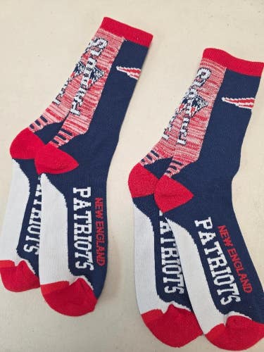 ST82 Mens NFL NEW ENGLAND PATRIOTS LOT of 2 Pair Socks Large 8-13 NEW