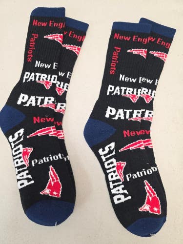 ST96 Mens NFL NEW ENGLAND PATRIOTS LOT of 2 Pair Socks Large 8-13 NEW