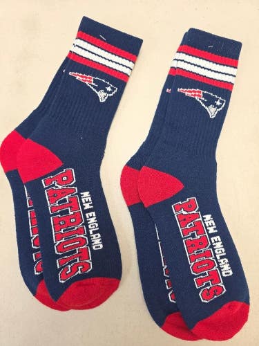 ST97 Mens NFL NEW ENGLAND PATRIOTS LOT of 2 Pair Socks Large 8-13 NEW