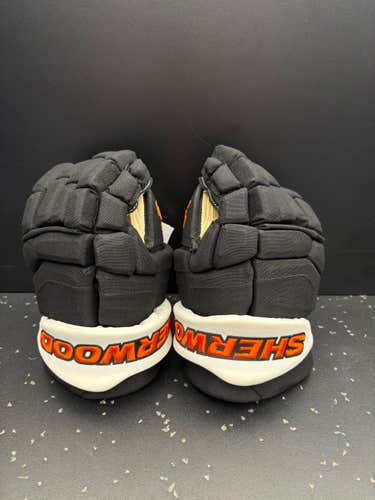 Brand-New Sherwood Photon 1 NHL Pro Stock Gloves - Philadelphia Flyers (SHER-PH1NHL)(PHIOF22)