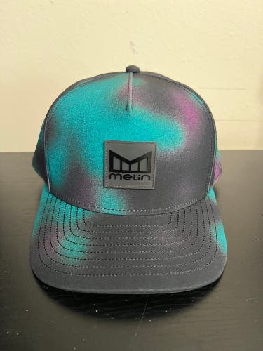 Melin Odyssey Stacked Hydro Aura NOAR CL Northern Lights Hat Snap Back NWT