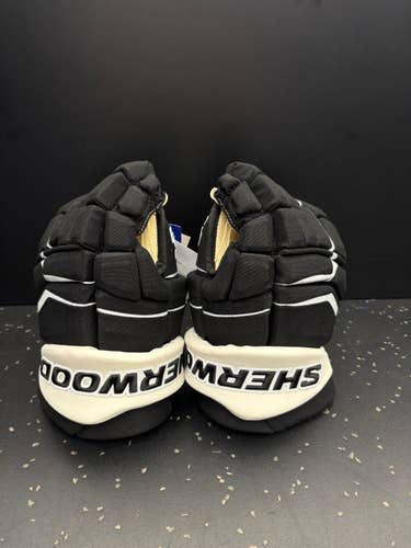 Brand-New Sherwood Photon 1 NHL Pro Stock Gloves - Pittsburgh Penguins (SHER-PH1NHL)(PITOF)