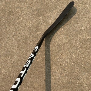 Senior Easton Synergy GX Right Handed Hockey Stick Heel Pattern 100 Flex Pro Stock (New)
