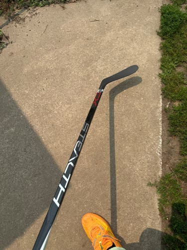 Senior Easton Stealth CX Right Handed Hockey Stick Toe Pattern 95 Flex (New)