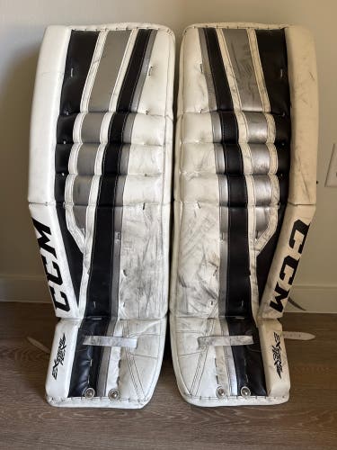 35" CCM Extreme Flex II Goalie Leg Pads (Used)