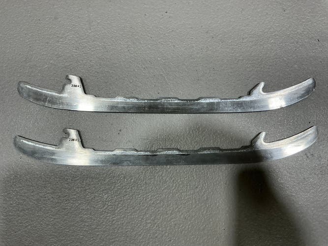 CCM sb stainless Holders, Runners, & Replacement Steel Blades 238 mm (Used)