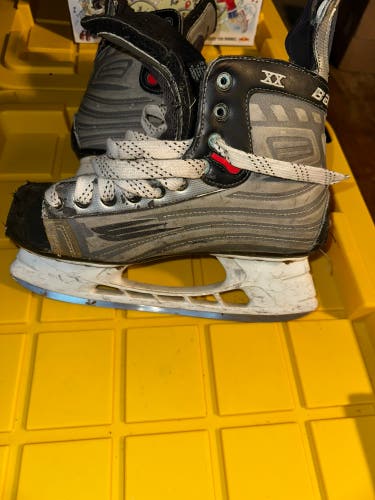 Gray Bauer Vapor XX Hockey Skates Extra Wide Width 8.5 (Used)