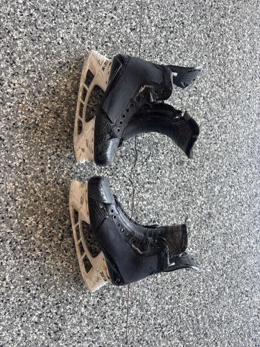 2022 Bauer Supreme Mach Hockey Skates 7.5 (Used)