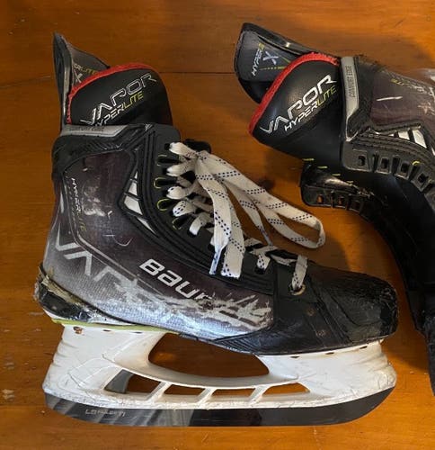 2021 Bauer Vapor Hyperlite Hockey Skates 7.5 (Used)