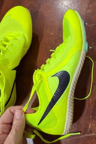 Yellow Unisex 4.5Y (Big Kids / Youth) Youth Nike Shoes (Used)