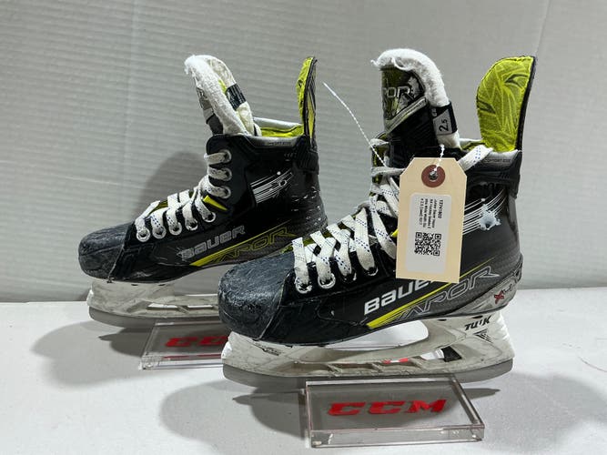 Junior Bauer Vapor X4 Hockey Skates Extra Wide Width Size 2.5 (Used) 9317