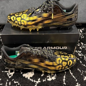 Men's Size M 11.0 Under Armour Blur Low Top Molded Cleats (New)