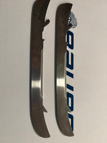 BRAND NEW** Fly-X 
Size 5 (246)