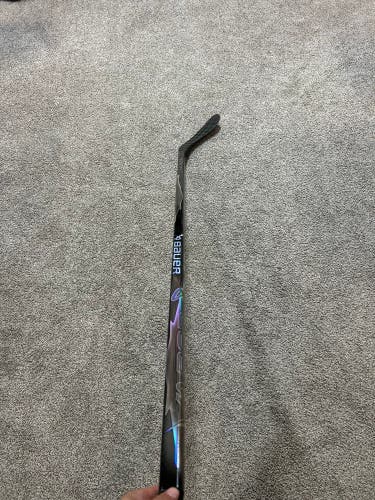 NEW Senior Bauer Vapor Flylite Right Handed Hockey Stick P28 70 Flex (New)