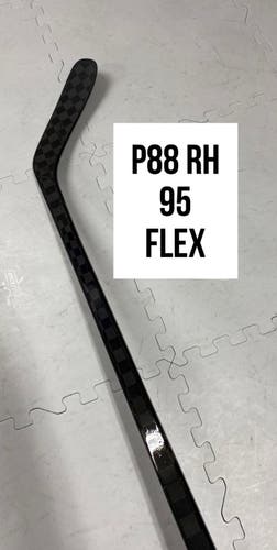 Senior(1x)Right P88 95 Flex ProBlackStock™ Unbranded Blackouts Pro Stock Nexus Hockey Sticks