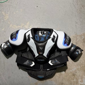 Men's Medium Senior Bauer Vapor Flylite Shoulder Pads (Used)