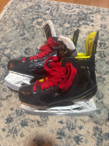 2022 Bauer Supreme M4 Hockey Skates 6.5 (Used)