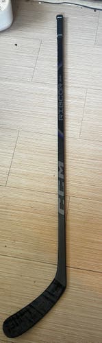 Senior CCM Ribcor 94K Right Handed Hockey Stick P29 75 Flex (Used) and buttenz grip too