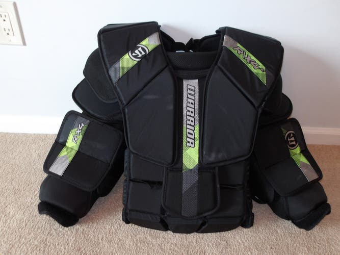 Used Warrior R/X4 E Chest Protector in size Senior Medium