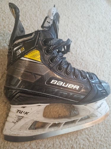 Black/Yellow Bauer Supreme 3S Pro Hockey Skates Regular Width Size 1