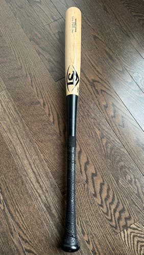 Louisville Slugger Pro Maple Prime RA13 Ronald Acuna BBCOR Certified 32in 29oz Wood Composite