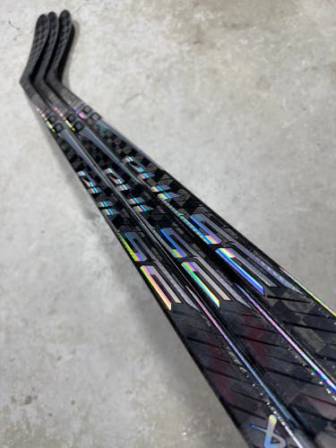 3 PACK 82 Flex P28 Senior Bauer Pulse Right Hand Hockey Stick (New) Pro Stock