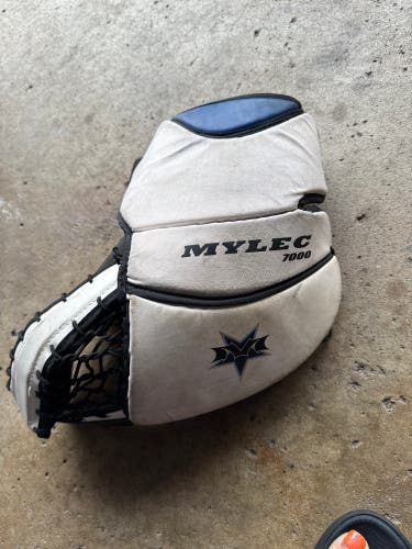 Elite Senior Street Gloves 13" (Used)