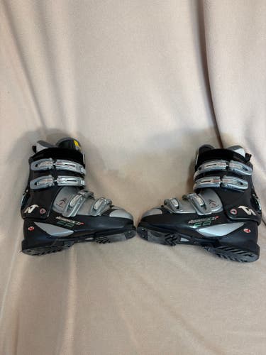 Mondo 25 & 25.5 Women's Nordica All Mountain F8 Ski Boots (Used)