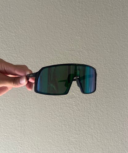 Unisex One Size Fits All Oakley Sutro Sunglasses (Used)
