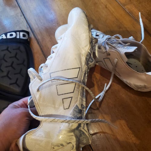 Unisex Size M 11.5 (W 12.5) Adidas Low Top Molded Cleats (New)