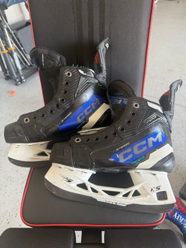 CCM JetSpeed XTRA SE Hockey Skates Size 2.5 (Used)