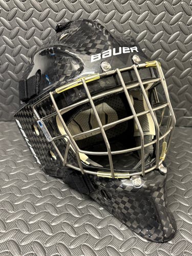 Rare New Old Stock 2017 Bauer Profile 960XPM Black Carbon Large Goalie Mask (New)