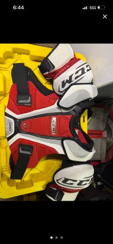Men's Large Senior CCM U+ Pro Shoulder Pads Pro Stock (Used)