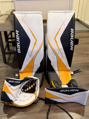 34" Bauer Flylite Regular Goalie Full Set (Used)