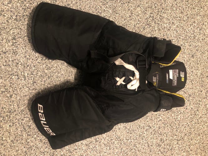Intermediate Medium Bauer Supreme 3S Hockey Pants (Used)