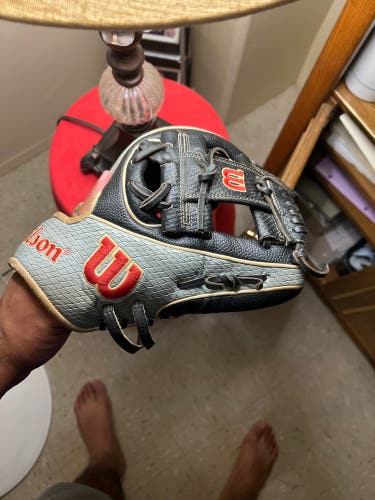 Wilson A2K RH Infield Baseball Glove 11.5" (Used)