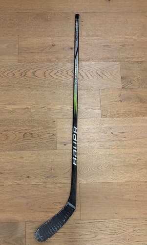 Junior Bauer Vapor Hyperlite 2 Right Handed Hockey Stick P88 40 Flex (Used)