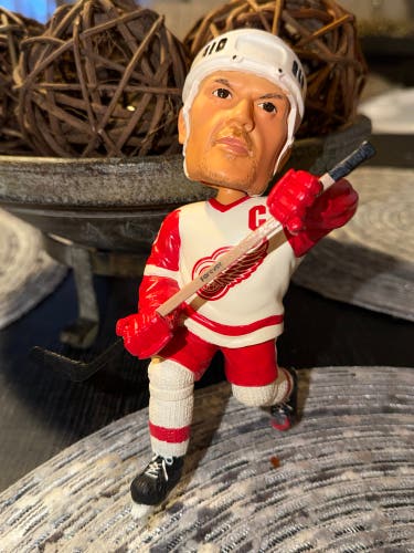 NHL Hockey Detroit Red Wings Steve Yzerman #19 Bobblehead Forever Collectibles Used