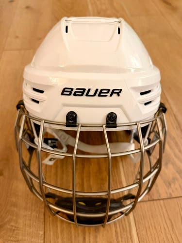 Bauer Re-Akt hockey helmet (combo) with face mask - white - Size Medium (Used)