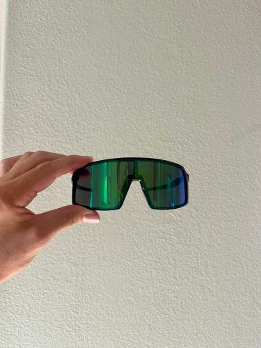 Unisex One Size Fits All Oakley Sutro Sunglasses (Used)
