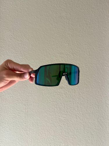 Unisex One Size Fits All Oakley Sutro Sunglasses (Used)